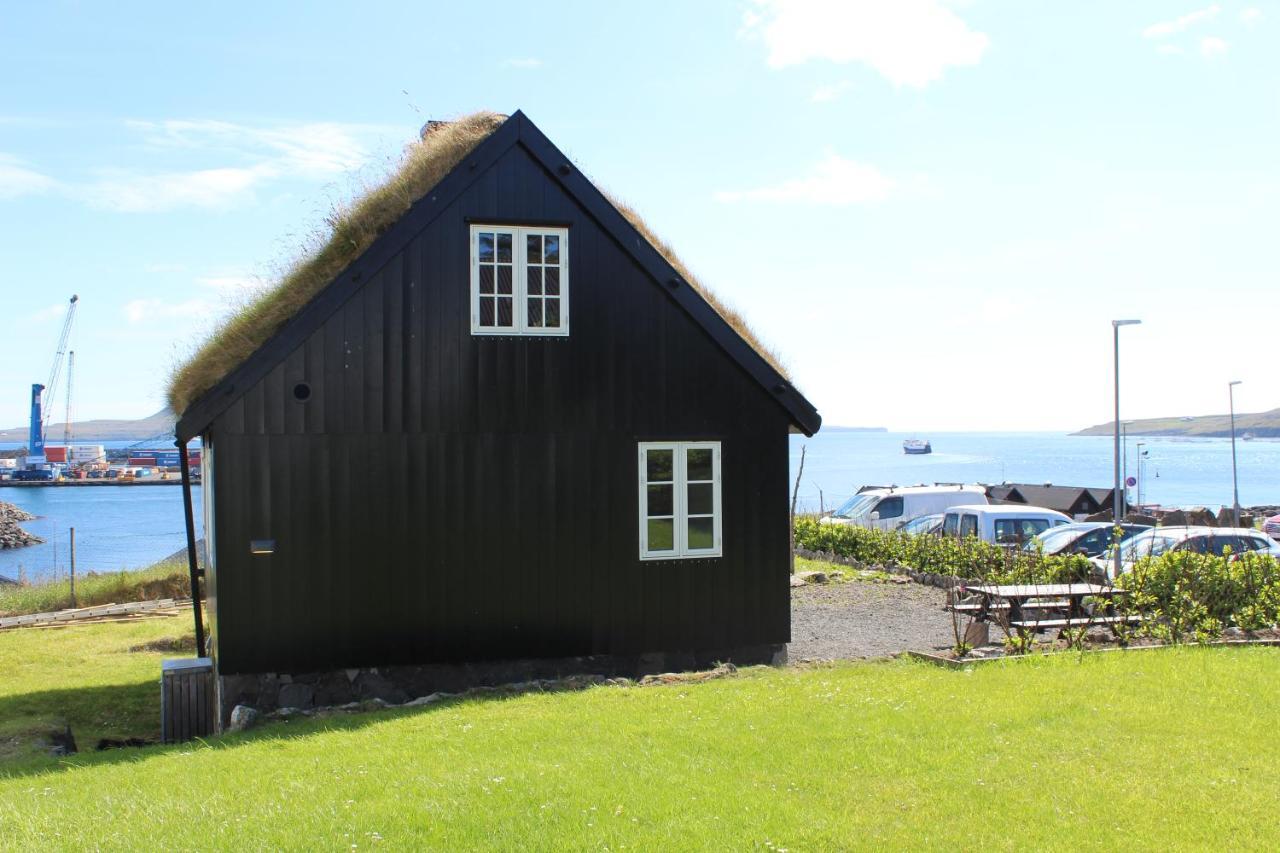 Traditional Faroese house in Tórshavns city center Exterior foto
